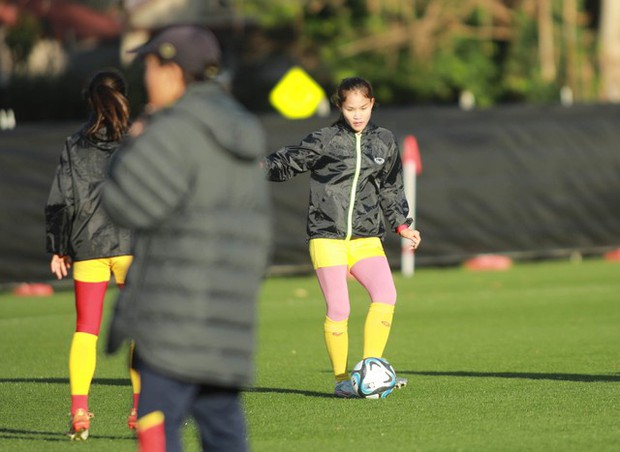 Đội tuyển nữ Việt Nam nổi bật trong buổi tập cuối trước cuộc chiến với Bồ Đào Nha