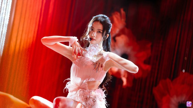 Chàng trai Việt gây sốt toàn cầu với phần trình diễn độc đáo tại concert Born Pink Hà Nội!