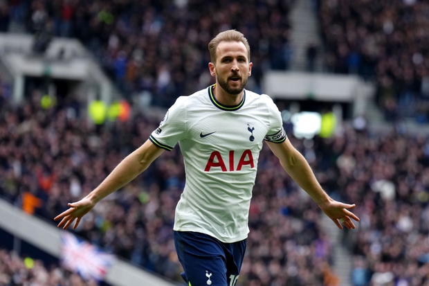 Tin chuyển nhượng mới nhất: Harry Kane đạt mốc quan trọng, Chelsea gặp thách thức từ Brighton