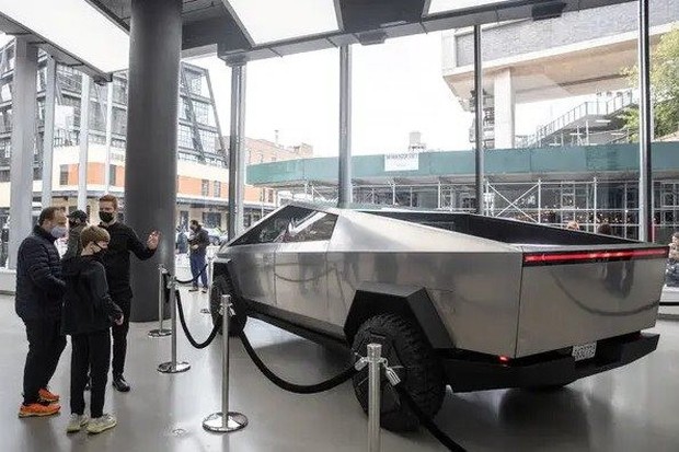 Elon Musk, xe của tôi đâu?: Hàng triệu khách hàng đặt cọc ô tô Tesla chờ 4 năm mòn mỏi nhưng chẳng thấy đâu - Ảnh 5. Elon Musk, xe của tôi đâu?: Hàng triệu khách hàng đặt cọc ô tô Tesla chờ 4 năm mòn mỏi nhưng chẳng thấy đâu - Ảnh 5.
