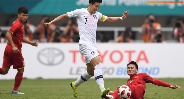 Cuộc chiến náo loạn trong trận đấu giữa Công Phượng, Quang Hải và ngôi sao Son Heung-min vào tháng 10