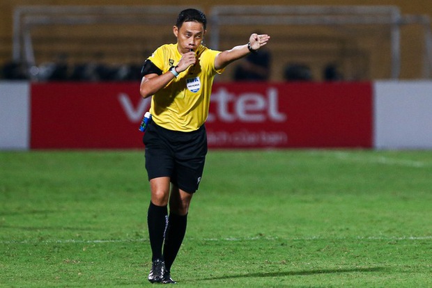 Đội trưởng Hoàng Đức ghi bàn như thần đồng khi VAR lần đầu xuất hiện tại VLeague