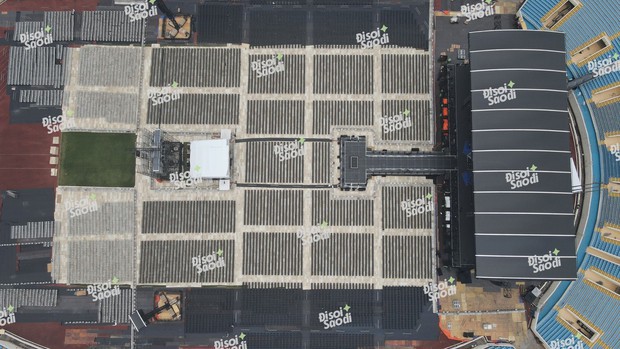 Nhan sắc nội gián đình đám: 4 thành viên BLACKPINK rời khách sạn đến sân khấu tập luyện cho concert tại Hà Nội