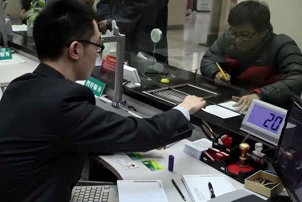 Chuyển khoản lần 2 cho khách số tiền gần 60 triệu, hơn 3 năm sau ngân hàng mới phát hiện nhưng không đòi lại được vì một nguyên do - Ảnh 4. Chuyển khoản lần 2 cho khách số tiền gần 60 triệu, hơn 3 năm sau ngân hàng mới phát hiện nhưng không đòi lại được vì một nguyên do - Ảnh 4.
