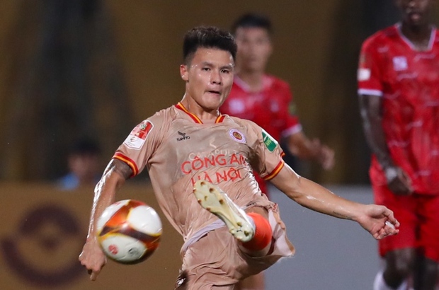 Quang Hải chưa tỏa sáng, CLB Công an Hà Nội lỡ ngôi đầu bảng V-League