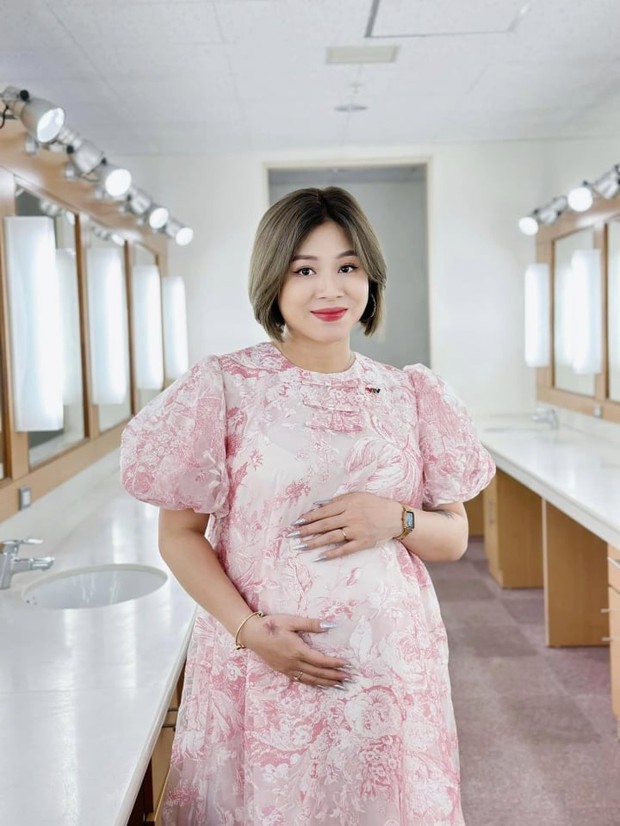 Hương Giang và Tuấn Tú tạo dấu ấn trong bộ ảnh cưới đẹp lung linh