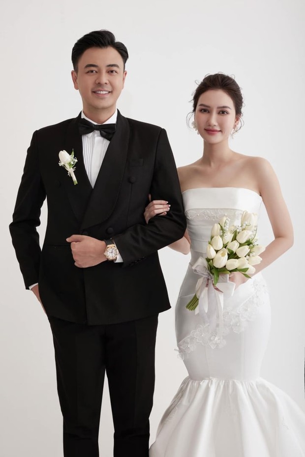 Hương Giang và Tuấn Tú tạo dấu ấn trong bộ ảnh cưới đẹp lung linh