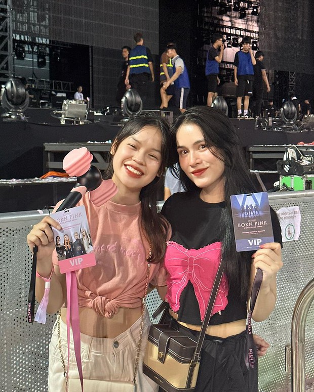 Chiêm ngưỡng ảnh xinh lung linh của Doãn Hải My và Mai Hà Trang sau concert của BLACKPINK