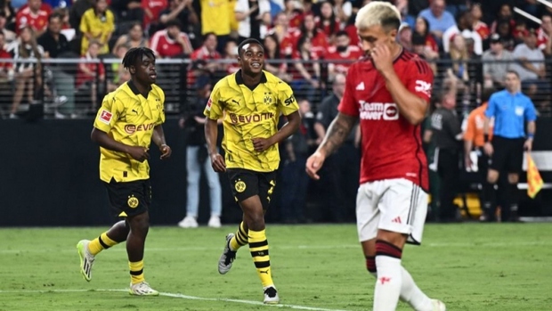 Thủ môn Onana nổi cáu với Maguire trong thất bại của MU trước Dortmund - Ảnh 9.