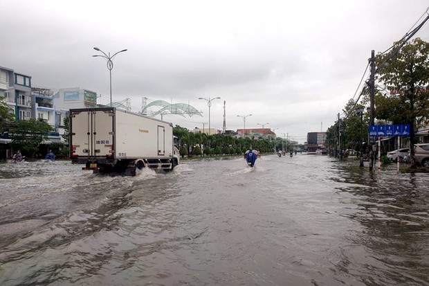 5 người tử vong, hàng trăm ngôi nhà bị hư hỏng vì mưa lũ, sạt lở - Ảnh 3.