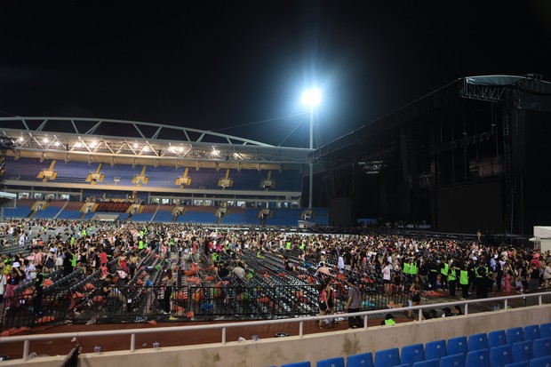 Sân vận động Mỹ Đình bội thực rác sau đêm diễn của BlackPink - Ảnh 3. Sân vận động Mỹ Đình bội thực rác sau đêm diễn của BlackPink - Ảnh 3.