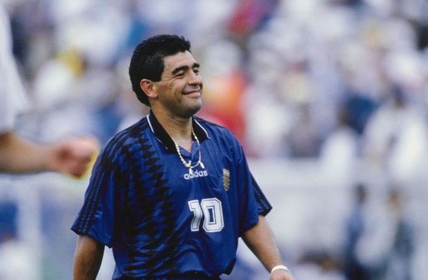 Ưu ái đặc biệt: Lionel Messi gây bất ngờ khi mặc trang phục để tưởng nhớ huyền thoại Diego Maradona