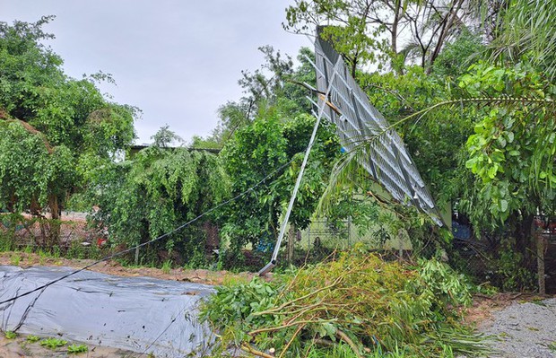 5 người tử vong, hàng trăm ngôi nhà bị hư hỏng vì mưa lũ, sạt lở - Ảnh 9.