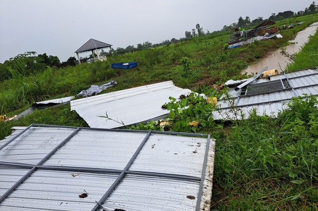 5 người tử vong, hàng trăm ngôi nhà bị hư hỏng vì mưa lũ, sạt lở - Ảnh 8.