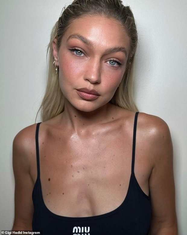 Gigi Hadid mê hoặc khán giả với vẻ đẹp lung linh, bỏ xa bê bối tàng trữ ma túy