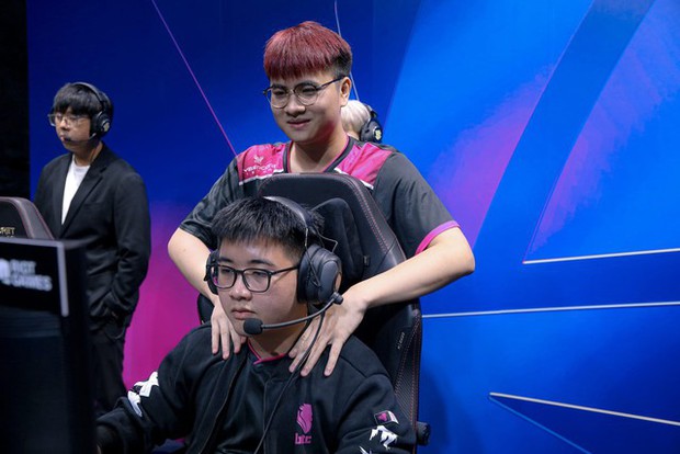 Bom tấn HLV Tinikun phản đòn chấn động, cảm giác lạnh gáy cho cộng đồng Esports Việt Nam