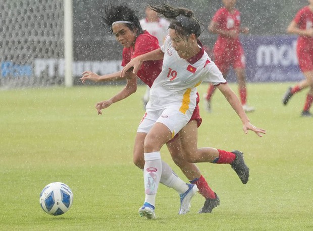 Hào quang của U19 nữ Việt Nam: Ghi mưa bàn thắng trước U19 Singapore