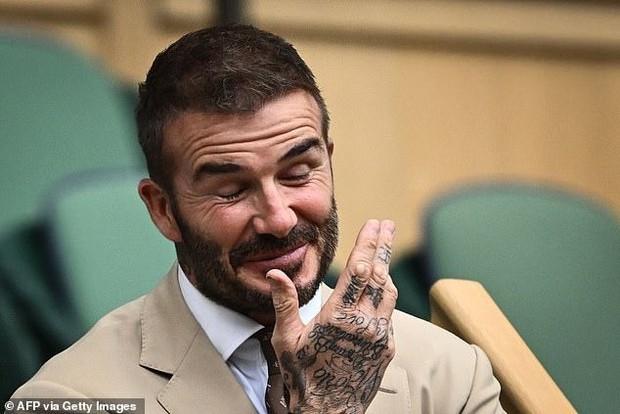 Bật mí: David Beckham khiến cả sân khấu náo loạn với động tác gây chú ý