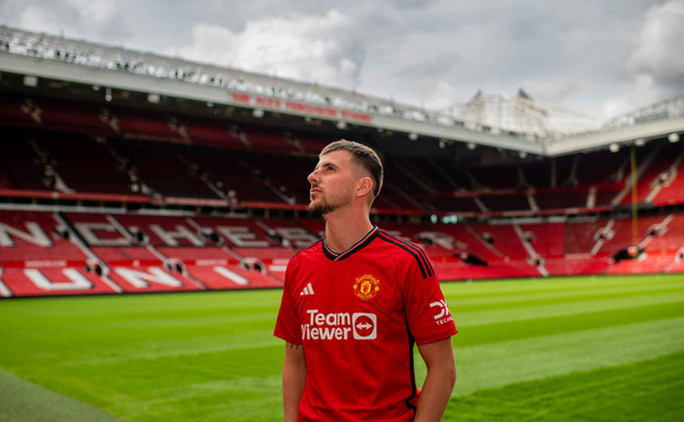 Top 7 huyền thoại MU vượt trội: Ronaldo vượt Cantona và Beckham