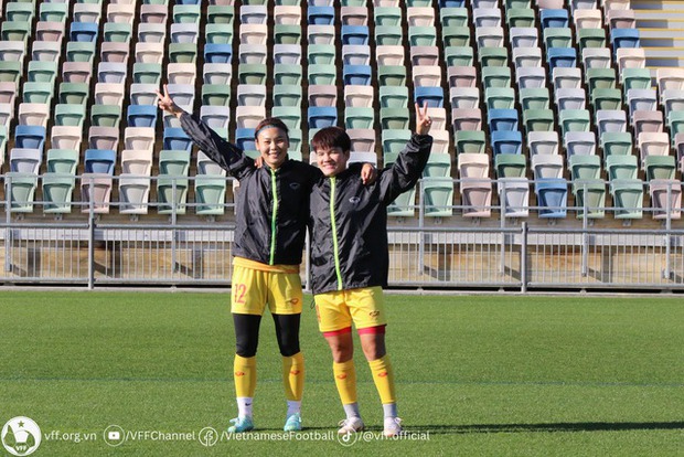 Đội tuyển nữ Việt Nam gây sốt với bí quyết đặc biệt chống rét xương tại World Cup