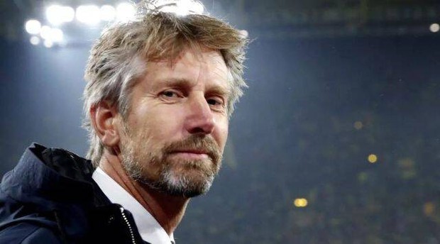 Cựu thủ môn huyền thoại MU gặp bi kịch đột quỵ nặng ở tuổi 53!