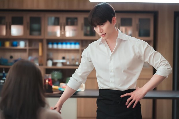 Cảnh hôn bùng nổ của Yoona - Lee Jun Ho giúp rating King the Land lập kỷ lục mới - Ảnh 1. Cảnh hôn bùng nổ của Yoona - Lee Jun Ho giúp rating King the Land lập kỷ lục mới - Ảnh 1.