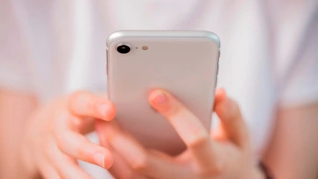 Vì sao iPhone xuất hiện dấu chấm xanh và cam? - Ảnh 2. Vì sao iPhone xuất hiện dấu chấm xanh và cam? - Ảnh 2.