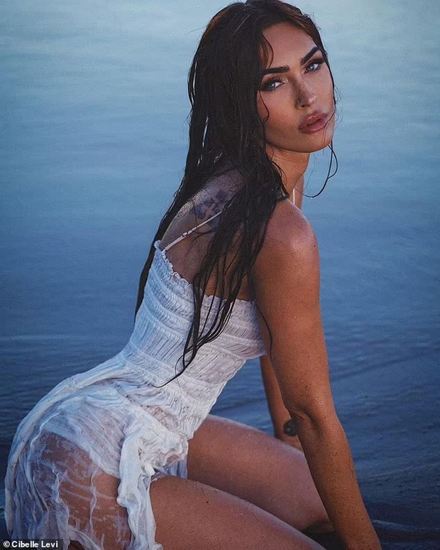 Minh tinh Megan Fox quyến rũ trên bãi cát - Ảnh 4.