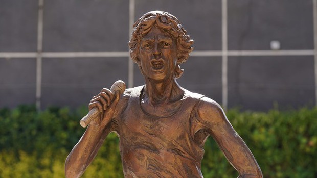 Mick Jagger và Keith Richards: Tượng đồng ấn tượng tại quê nhà