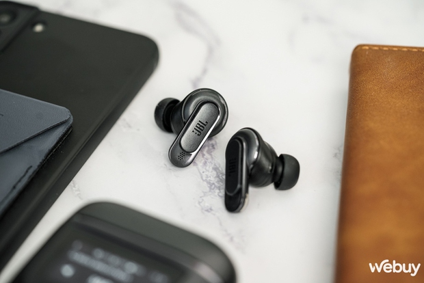 Đây là cặp tai nghe True Wireless với màn hình đầu tiên trên Thế giới - Ảnh 31. Đây là cặp tai nghe True Wireless với màn hình đầu tiên trên Thế giới - Ảnh 31.