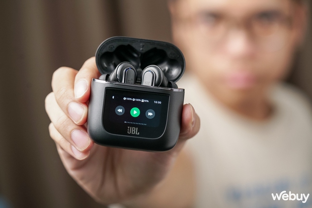 Đây là cặp tai nghe True Wireless với màn hình đầu tiên trên Thế giới - Ảnh 1. Đây là cặp tai nghe True Wireless với màn hình đầu tiên trên Thế giới - Ảnh 1.