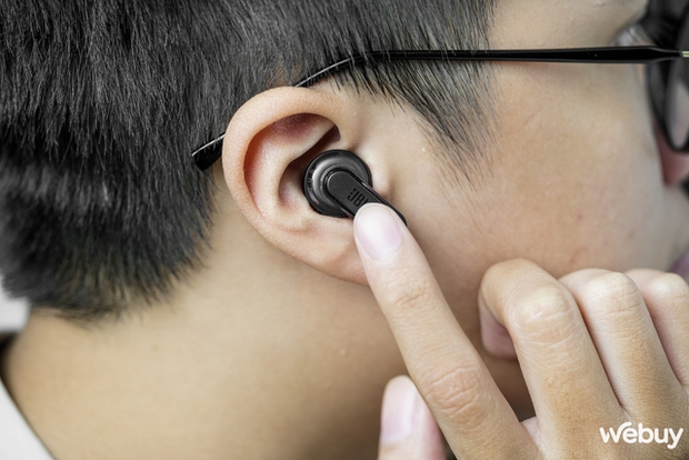 Đây là cặp tai nghe True Wireless với màn hình đầu tiên trên Thế giới - Ảnh 28. Đây là cặp tai nghe True Wireless với màn hình đầu tiên trên Thế giới - Ảnh 28.