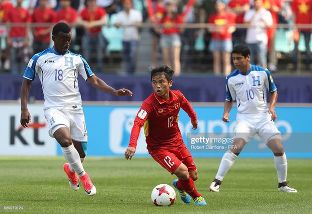 Bóng đá VLeague: Việc bầu Đức từ sóc nhỏ trở thành nguồn cảm hứng cho NHM khiến ai cũng trầm trồ