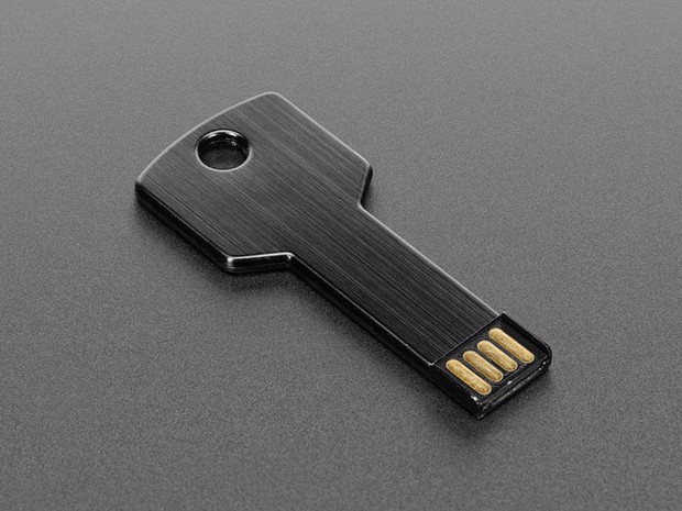 Nhặt được USB lạ đánh rơi trên đường, tò mò cắm thử vào máy tính: Thứ bên trong là điều không ai nghĩ tới - Ảnh 3. Nhặt được USB lạ đánh rơi trên đường, tò mò cắm thử vào máy tính: Thứ bên trong là điều không ai nghĩ tới - Ảnh 3.