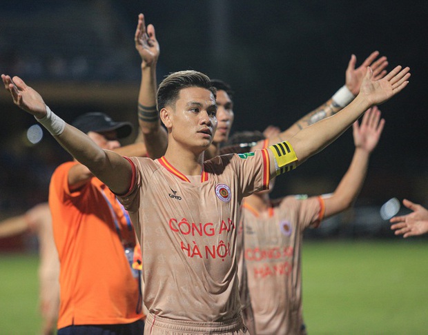 Báo chính thức: Hoàng Đức xúc động, rơi nước mắt vì Viettel đánh mất ngôi vô địch VLeague 2023