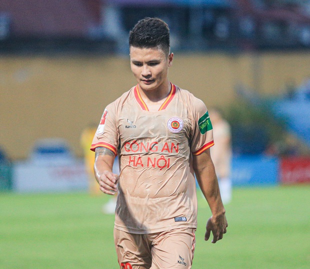 Bất ngờ trước sự ra đi đau lòng của trợ lý Dương Minh Ninh, Quang Hải sẽ làm gì tiếp theo?