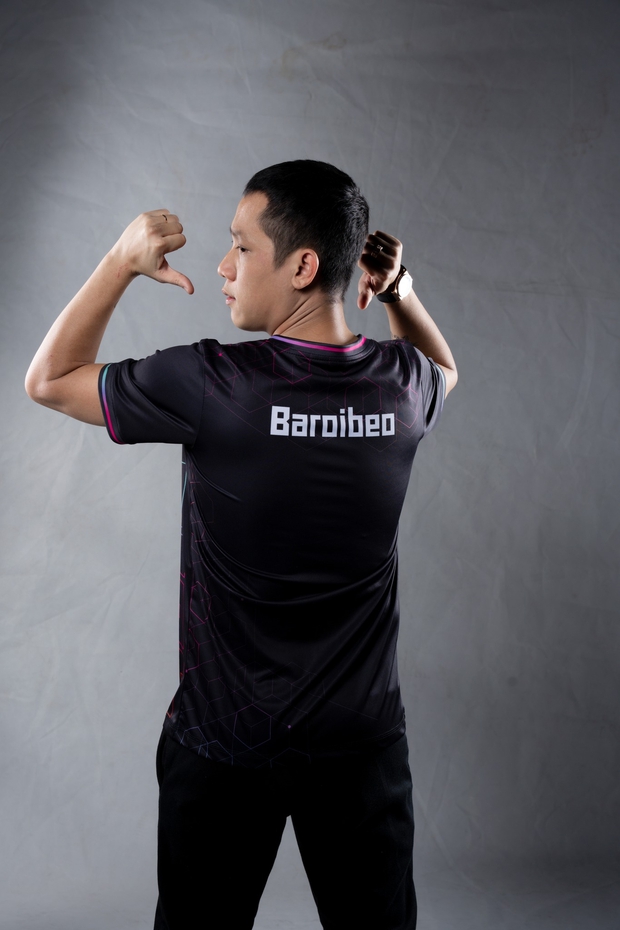 Thầy Giáo Ba: Người hùng của cộng đồng VCS sau SE rời xa trường đấu LMHT