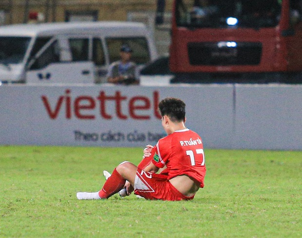 Báo chính thức: Hoàng Đức xúc động, rơi nước mắt vì Viettel đánh mất ngôi vô địch VLeague 2023