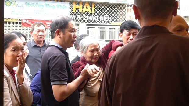 Mẹ trợ lý Dương Minh Ninh đau đớn kể về cuộc gọi cuối cùng của con trai - Ảnh 4.
