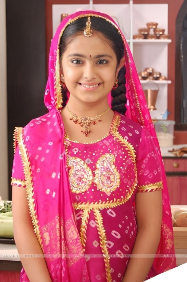 Cô Dâu 8 Tuổi khiến Việt Nam chao đảo với visual hoàn toàn khác lạ sau 15 năm: Đừng bỏ qua cơ hội xem ngay!