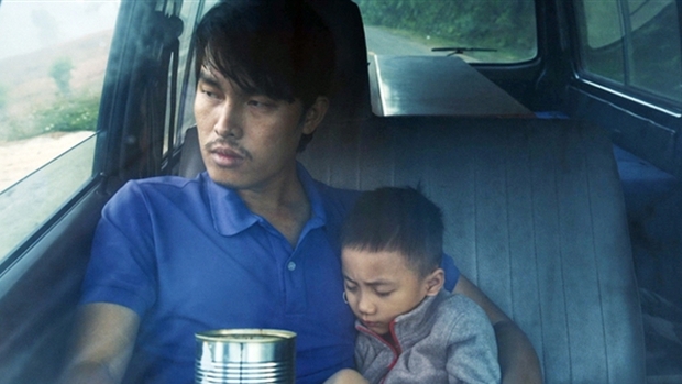 Bên Trong Vỏ Kén Vàng: Bộ phim đầu tay đầy khiêu khích và bí ẩn của đạo diễn Việt đoạt giải Cannes - Ảnh 2.