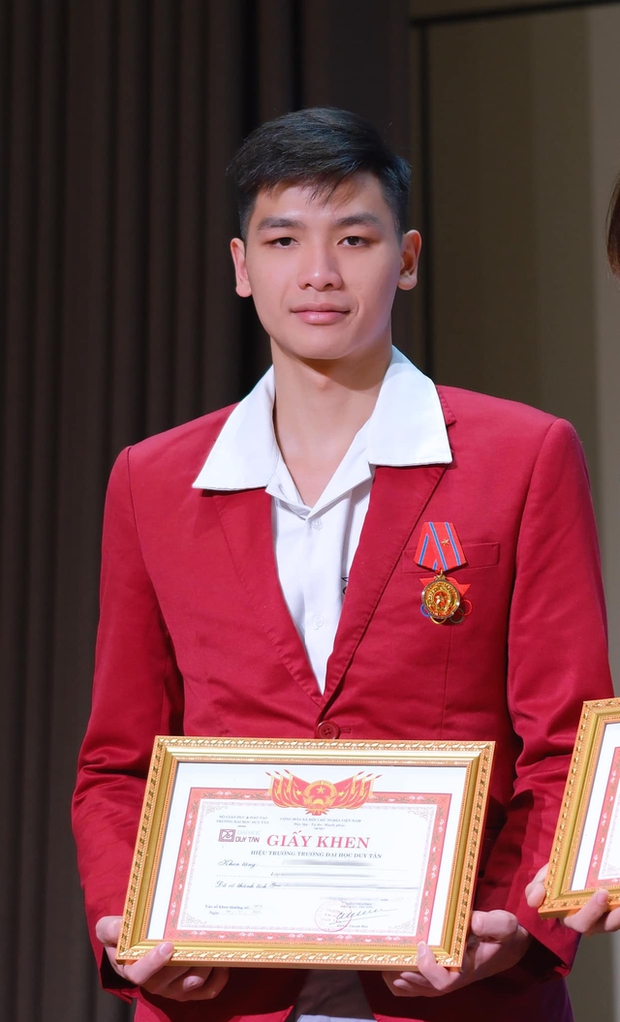 Kình ngư Nguyễn Hữu Kim Sơn bất ngờ xin từ giã đội tuyển bơi Việt Nam - Ảnh 2.