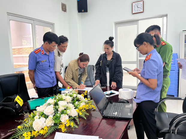 Đi Côn Đảo mua trứng vích mang về, mẹ chồng con dâu bị khởi tố - Ảnh 1. Đi Côn Đảo mua trứng vích mang về, mẹ chồng con dâu bị khởi tố - Ảnh 1.