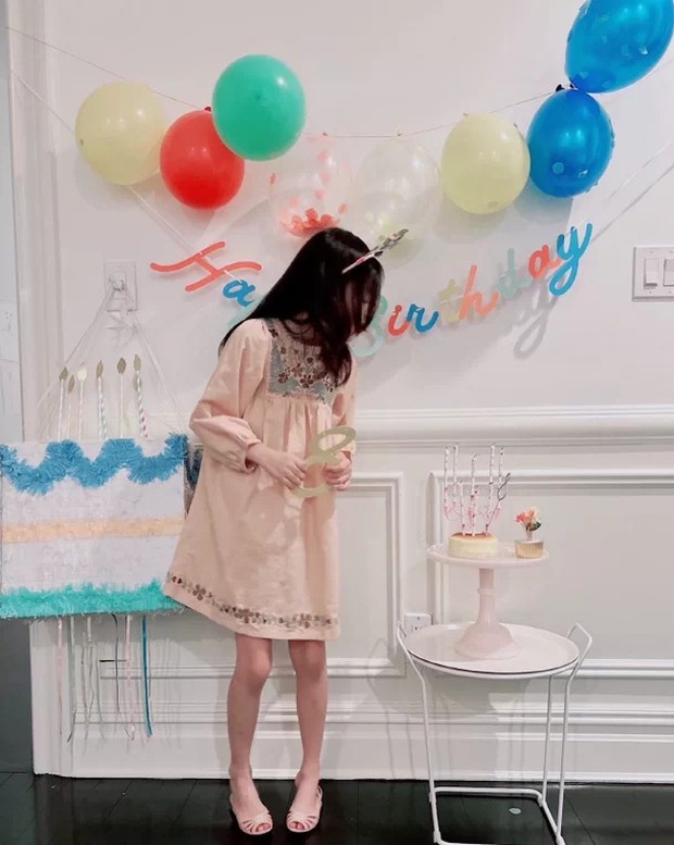 Bà xã Á hậu của Kwon Sang Woo có mặt tại concert BLACKPINK ở Mỹ, nhưng điều gây chú ý nhất là con gái 8 tuổi