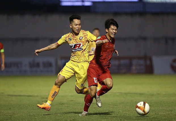Tiền vệ Nguyễn Trọng Hùng ghi bàn, nhớ 3 thành viên đáng nhớ trong CLB HAGL