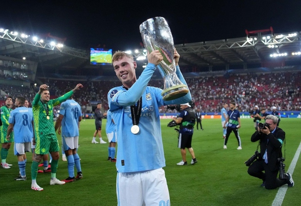 HLV Pep Guardiola gây bão sau thành công huyền thoại của Man City!