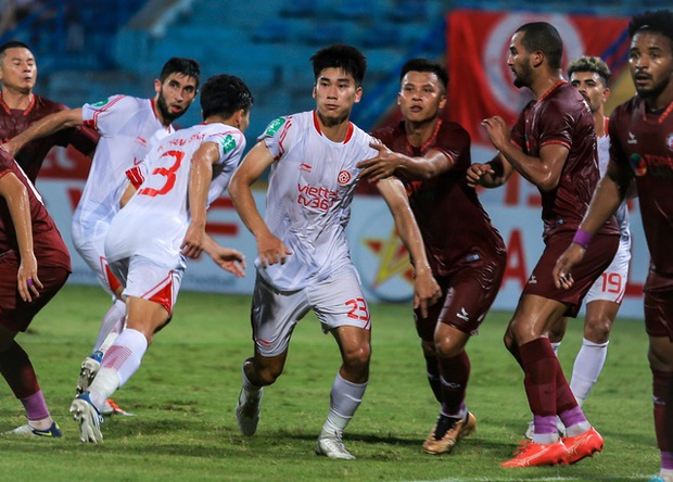 Nhâm Mạnh Dũng tạo dấu ấn đặc biệt với hình ảnh động lòng fan duyên dáng