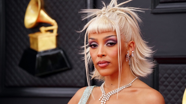 Viễn cảnh hoàn hảo: Doja Cat bùng nổ với con số đáng kinh ngạc sau khi mất hơn 250000 người theo dõi