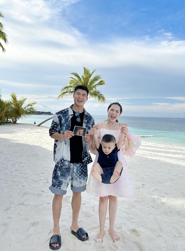 Quỳnh Anh mới sinh con, Duy Mạnh chào đón thêm thành viên mới trong gia đình