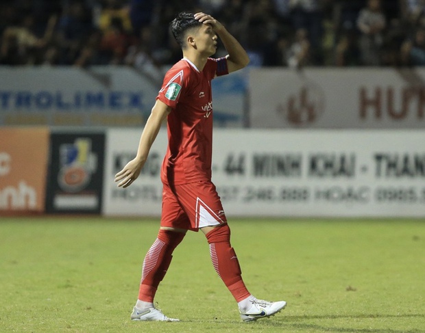 Bùi Tiến Dũng gây sốc khi trượt penalty, CLB Thanh Hoá tạo nên lịch sử với danh hiệu Cup quốc gia